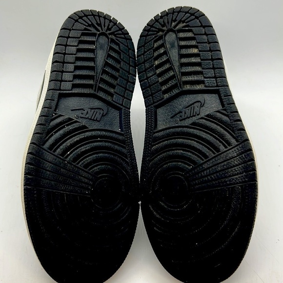 Youth 2018 Jordan 1 Mid PS Tuxedo 640734-113 - Picture 11 of 12